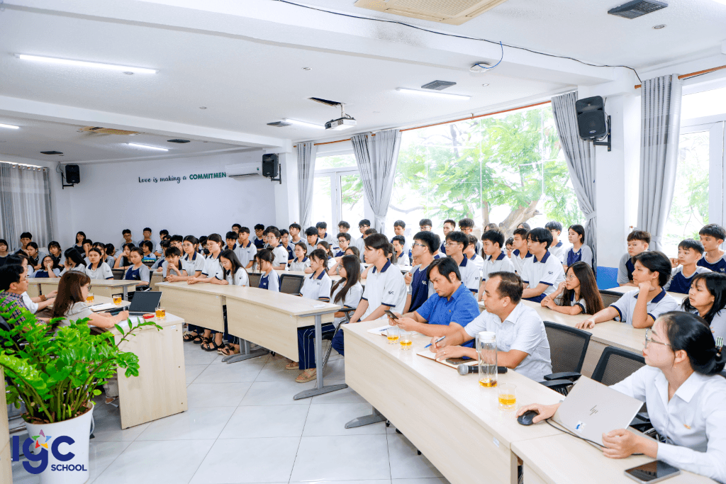Trường TH, THCS và THPT Tân Phú lắng nghe và thấu hiểu học sinh trong buổi gặp gỡ cuối năm