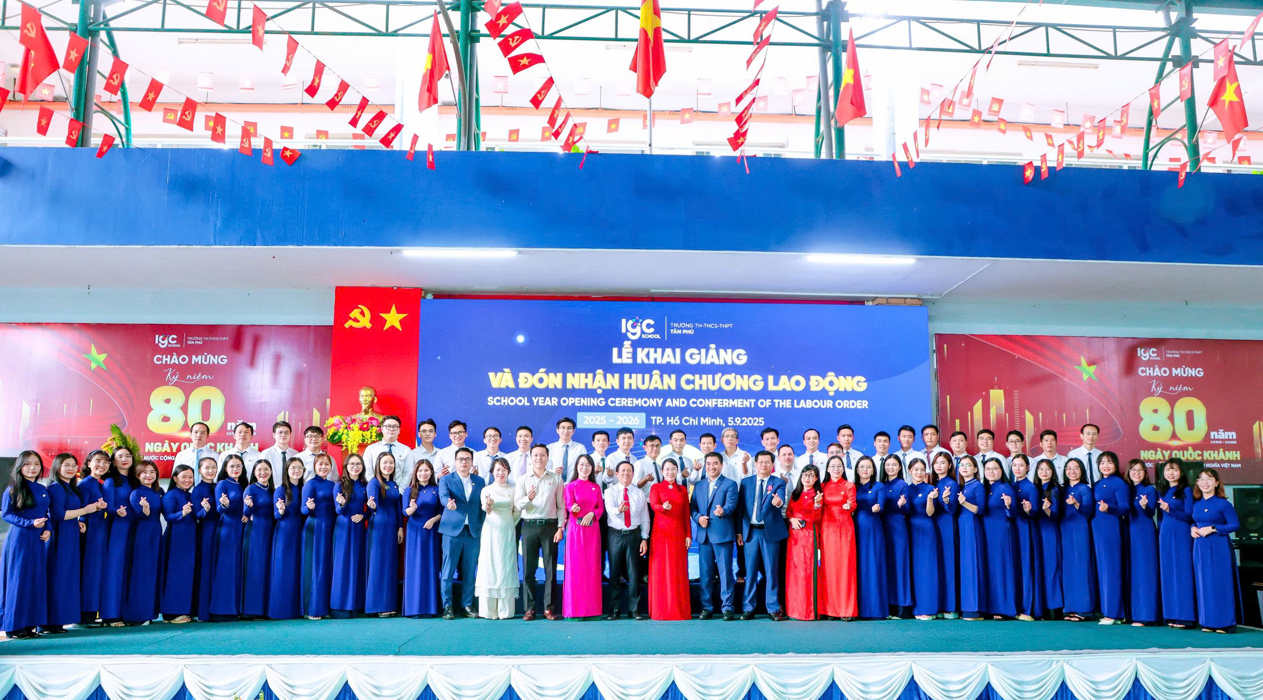 HTV9 đưa tin trường Tân Phú nhận Bằng khen Thủ tướng
